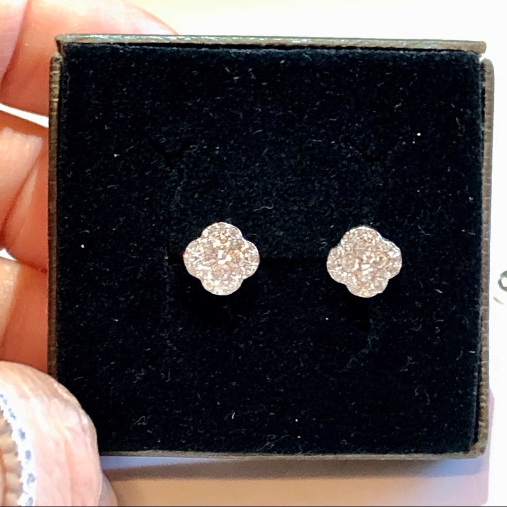 18K CLOVER DIAMOND EARRINGS❤️ - Picture 12 of 15
